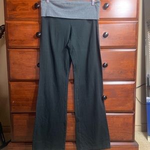 Victoria’s Secret PINK - black and gray yoga pants - medium